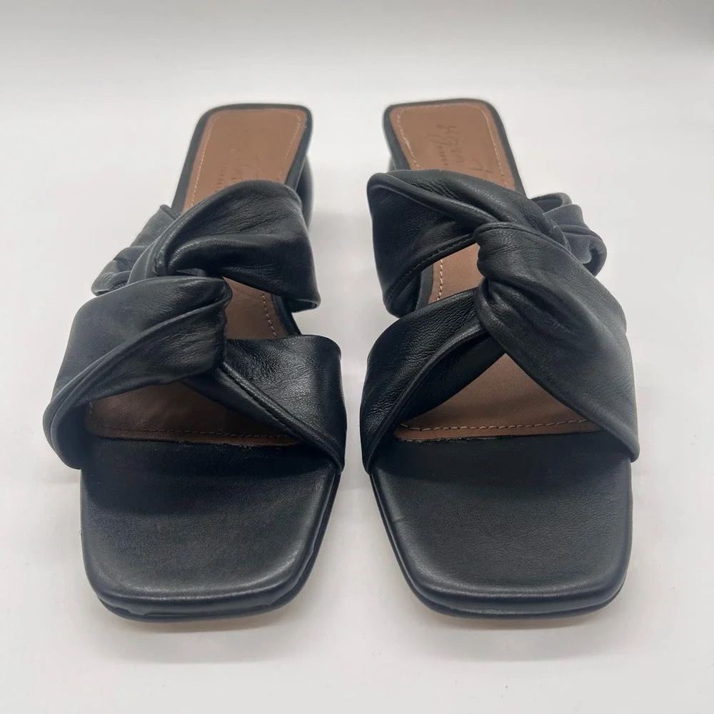 Journee Signature Sandals Womens 8.5 Black Leather Charlize Twisted Slip On‎ NEW